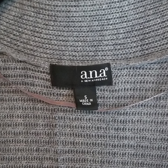 Cardigan - Picture 2 of 3